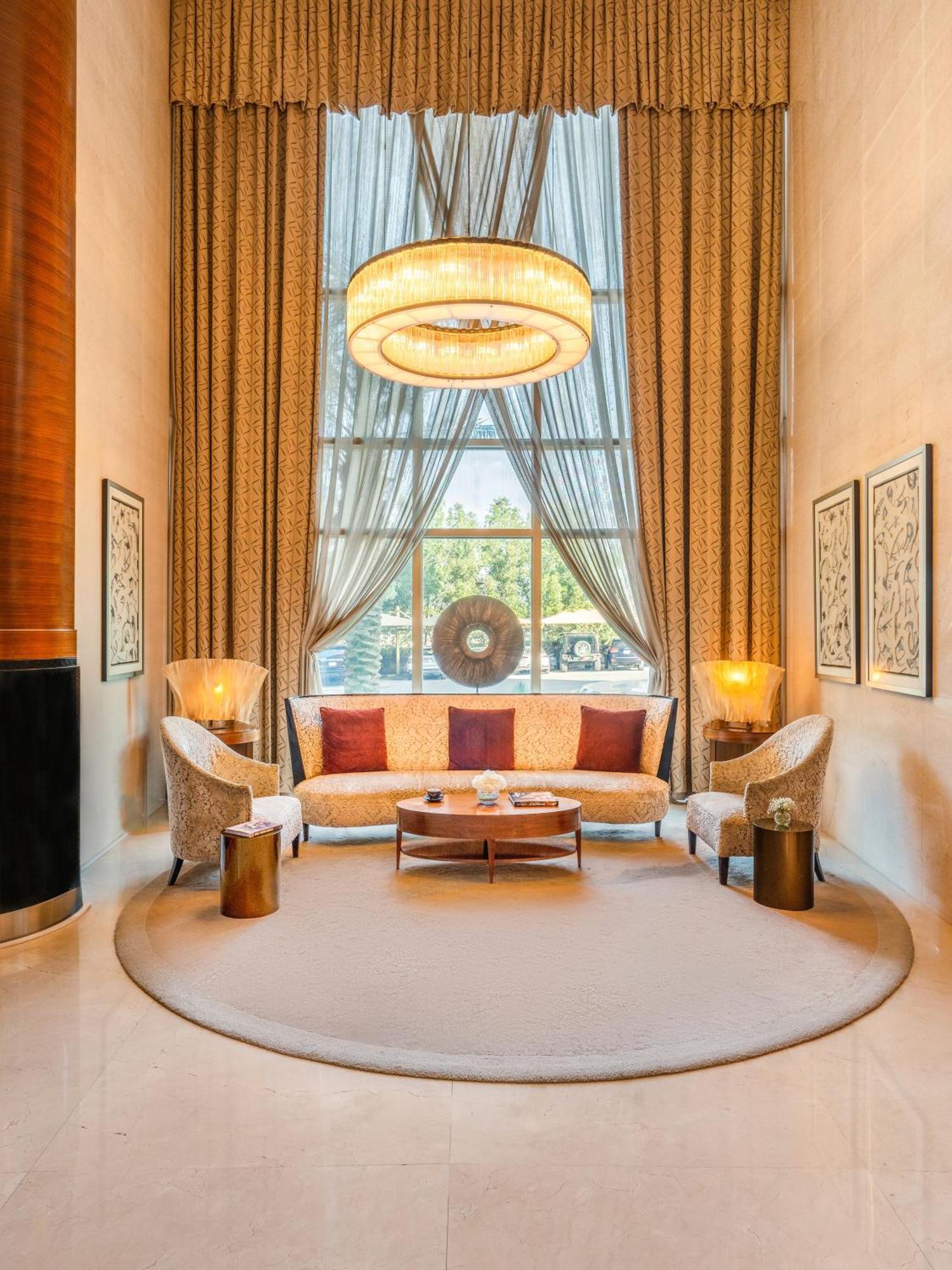 Moevenpick Hotel Al Khobar Exterior photo The lobby of the hotel