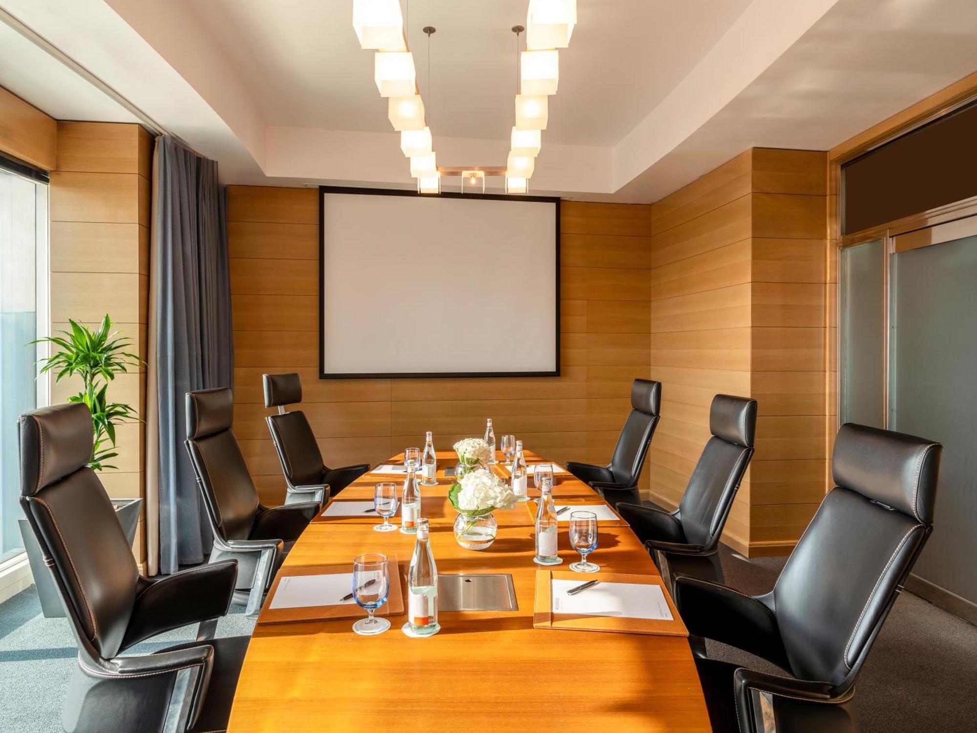 Moevenpick Hotel Al Khobar Exterior photo Meeting room