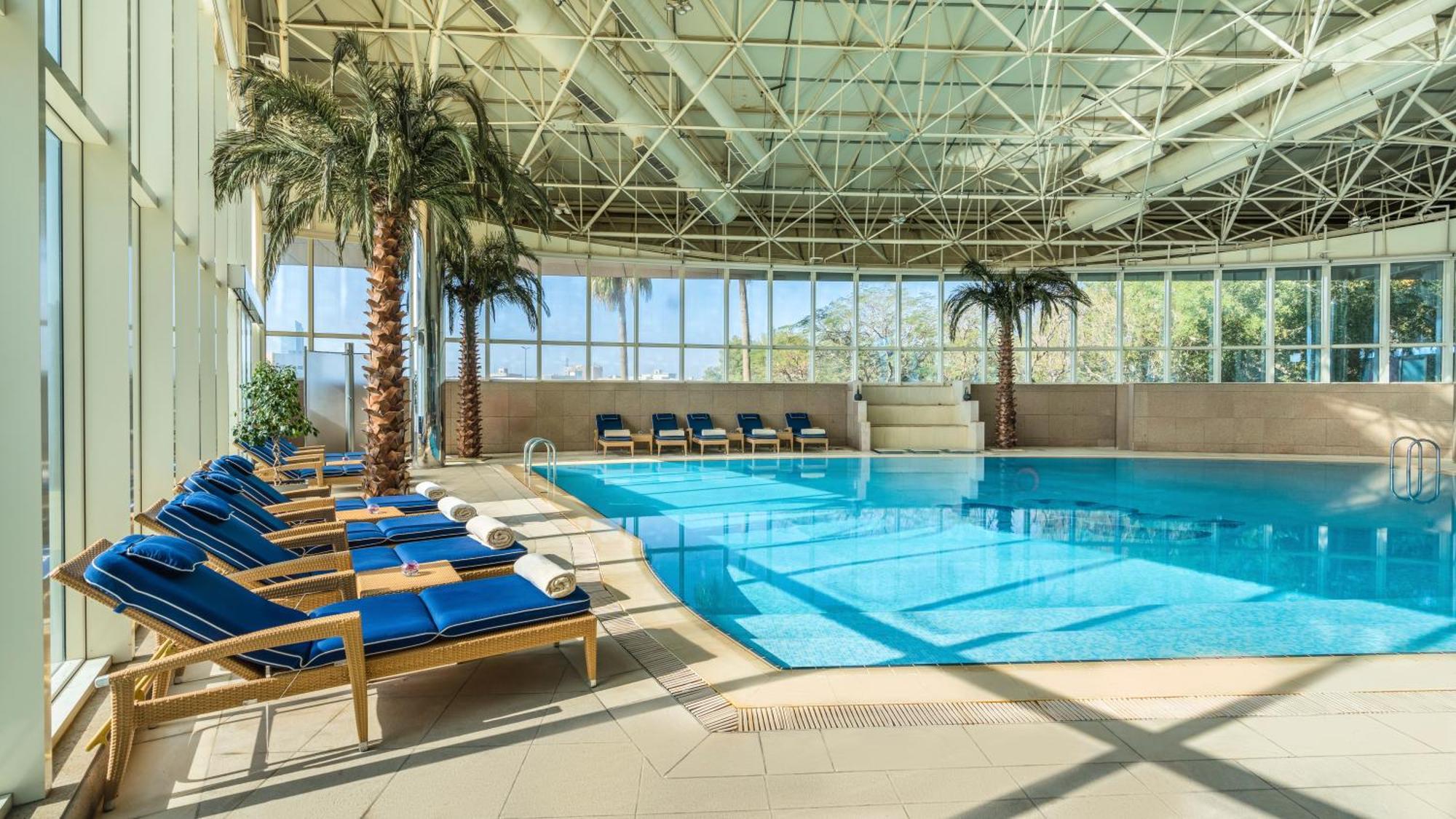 Moevenpick Hotel Al Khobar Exterior photo The swimming pool at the hotel