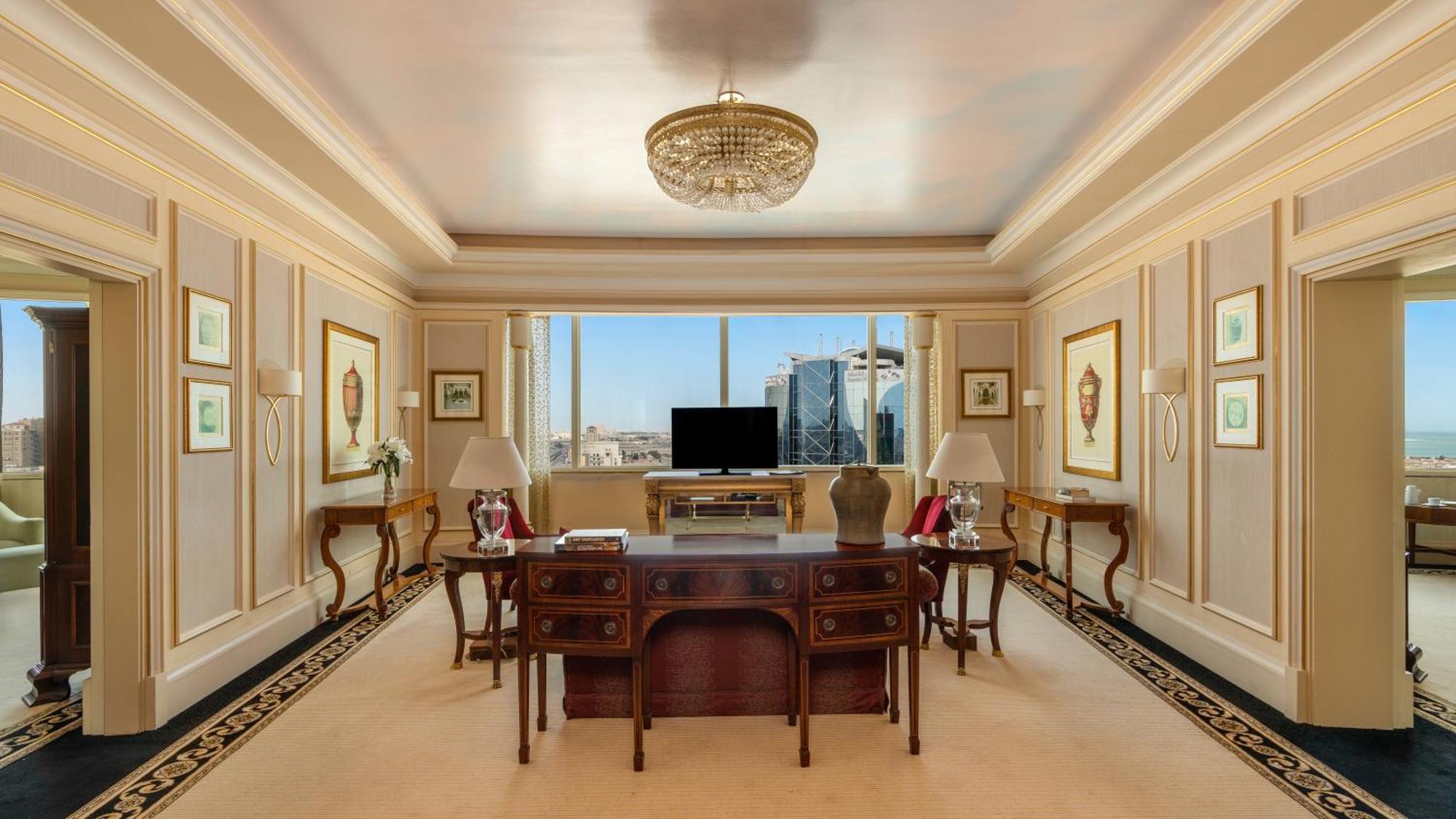 Moevenpick Hotel Al Khobar Exterior photo The study of a Presidential Suite